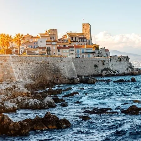 Elegant T3 Avec Jardin Privatif A 5 Min Des Plages Lejlighed Antibes